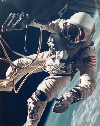First-Space-Walk-US-Ed-White-Full-Body-in-Space-Portrait