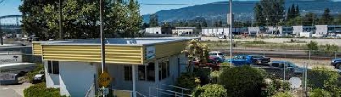 Lions Gate Mini - North Vancouver Photo 1