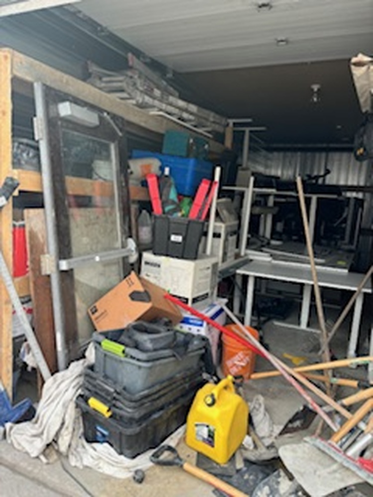 Montreal MiniStorage Auction 17297145617802