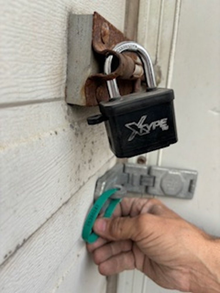 Montreal MiniStorage Auction 17297145617802