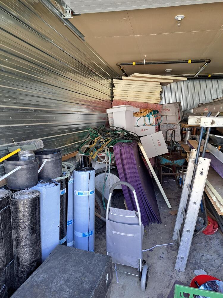 Montreal MiniStorage Auction 17297756087608