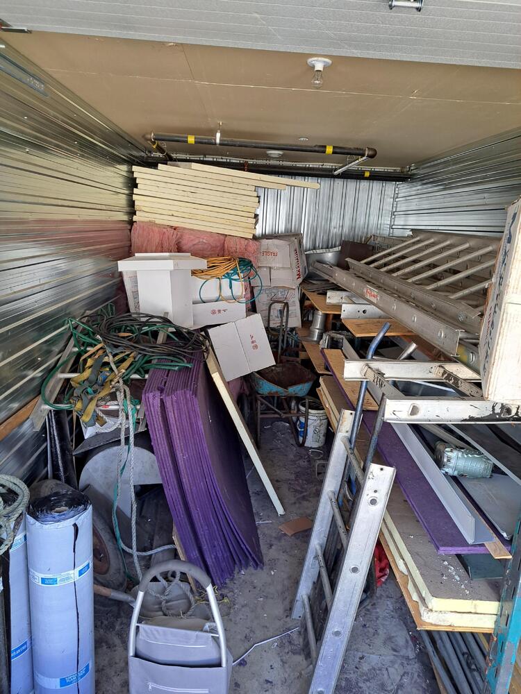 Montreal MiniStorage Auction 17297756087608