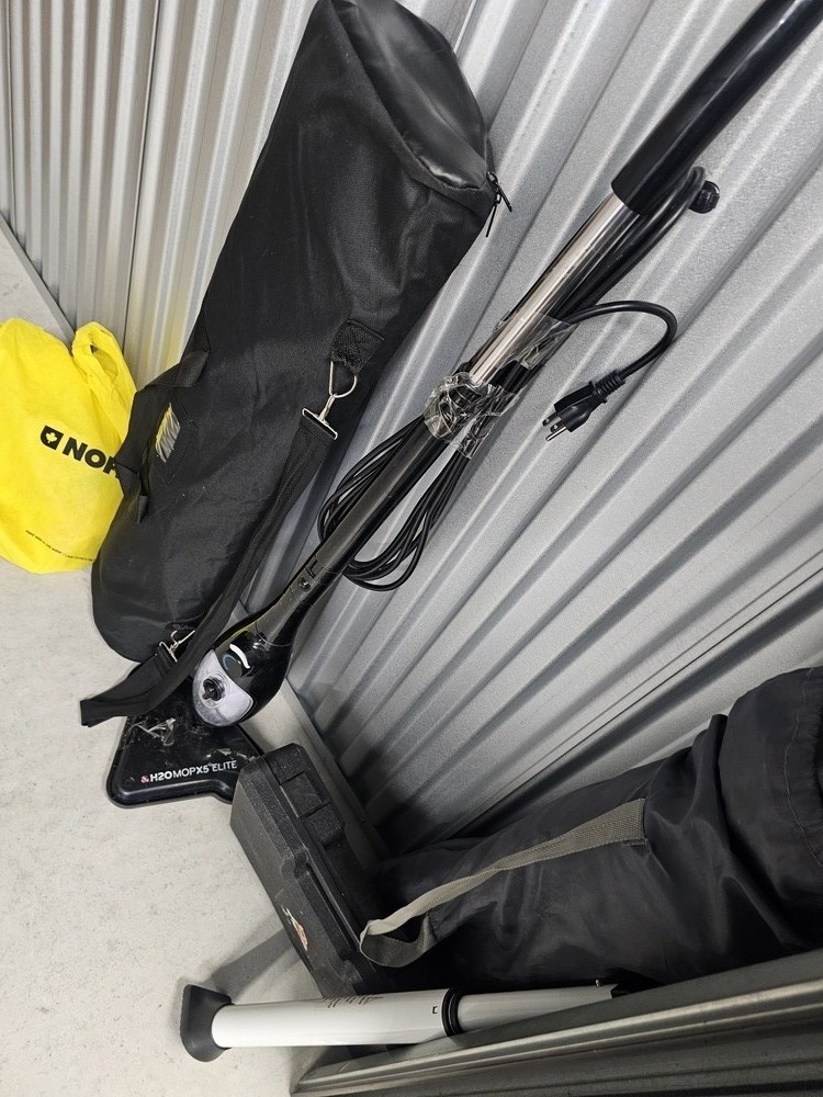 3015 - StorageMart Wicksteed Ave Toronto  auction IB-5354