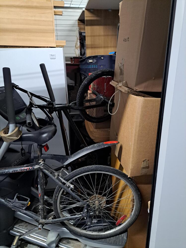 Montreal Mini-Storage - Hodge  auction IB-1763