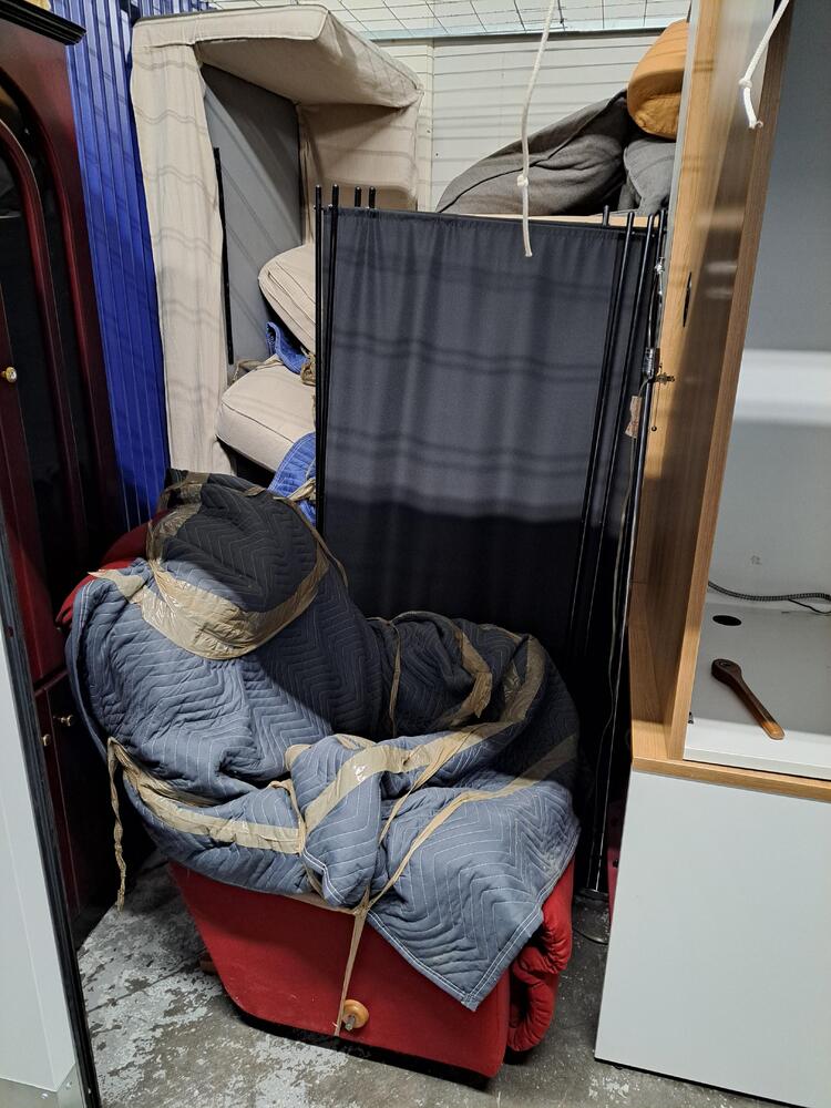 Montreal Mini-Storage - Hodge  auction IB-1515 30