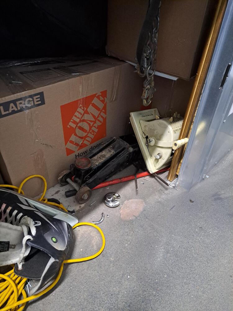 Montreal Mini-Storage - Hodge  auction IB-8882 10