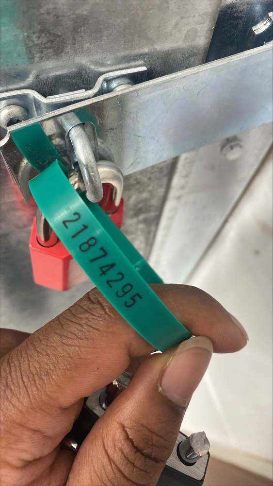 Montreal Mini-Storage - Victoria  auction IB-9492