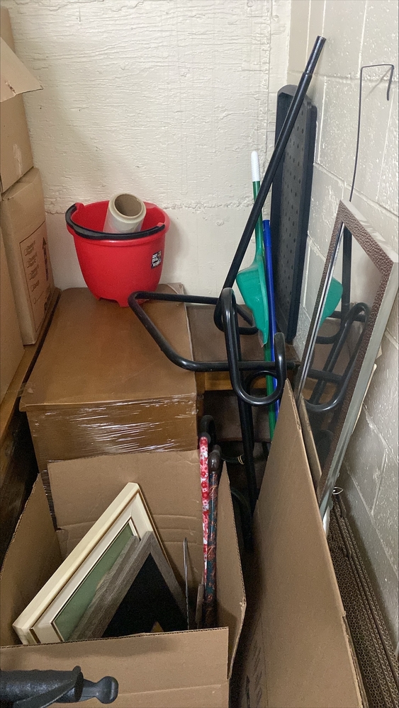 Montreal Mini-Storage - Victoria  auction IB-9492 60