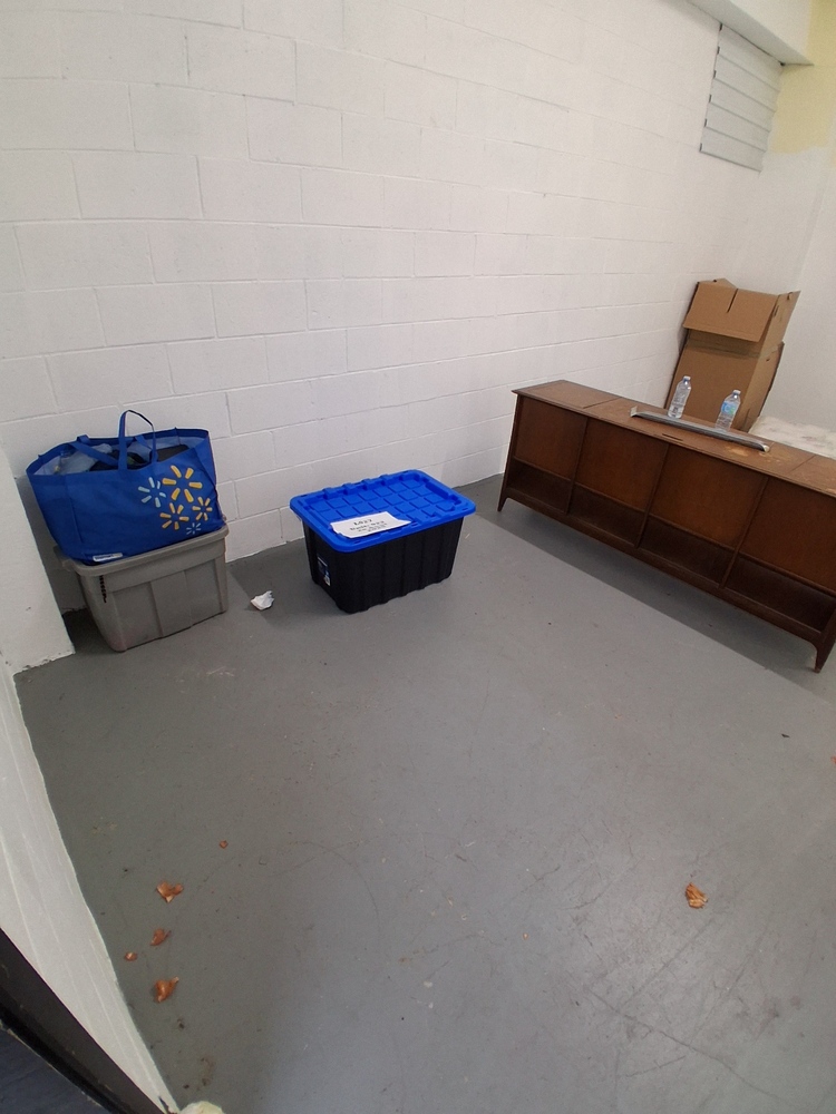 L027 - Depotium Mini-Entrepot - 340 Boul St-Maurice -   auction IB-2250 10