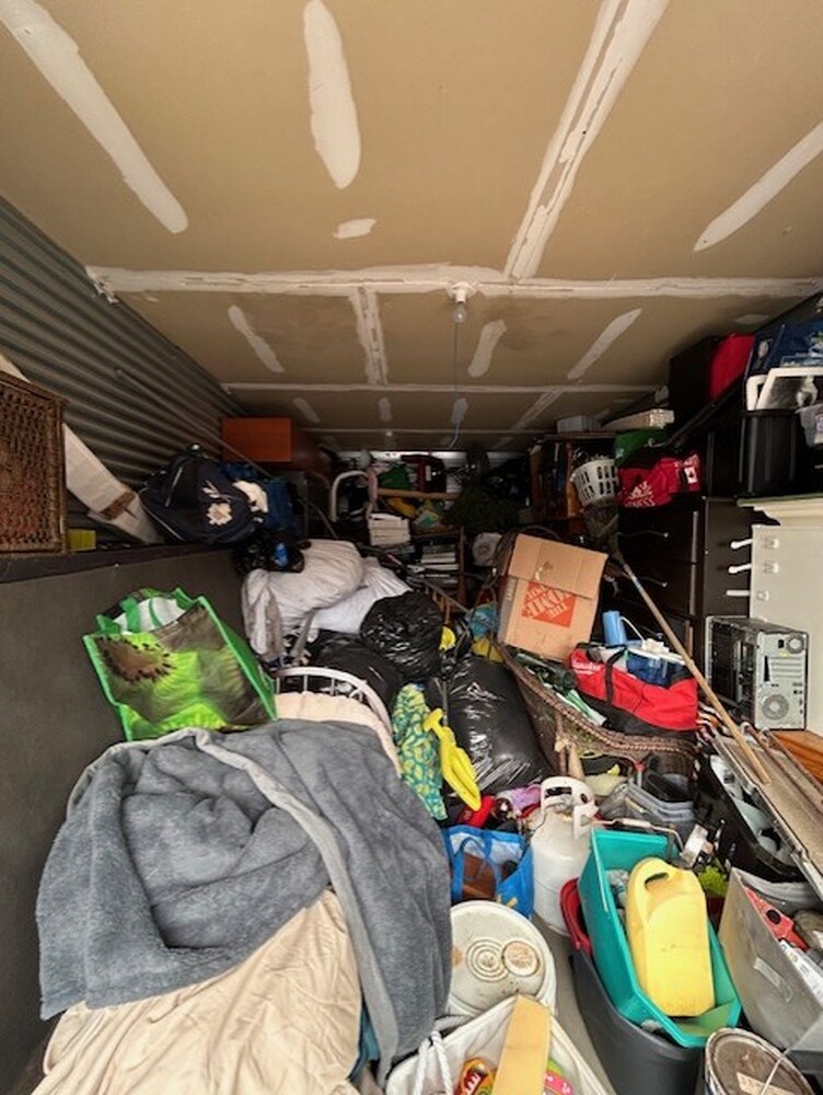 3032 -StorageMart  Ajax  auction IB-6493 20