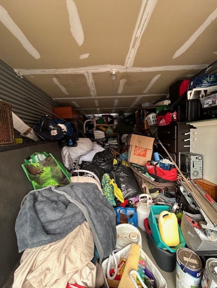 3032 -StorageMart  Ajax  auction IB-6493 50