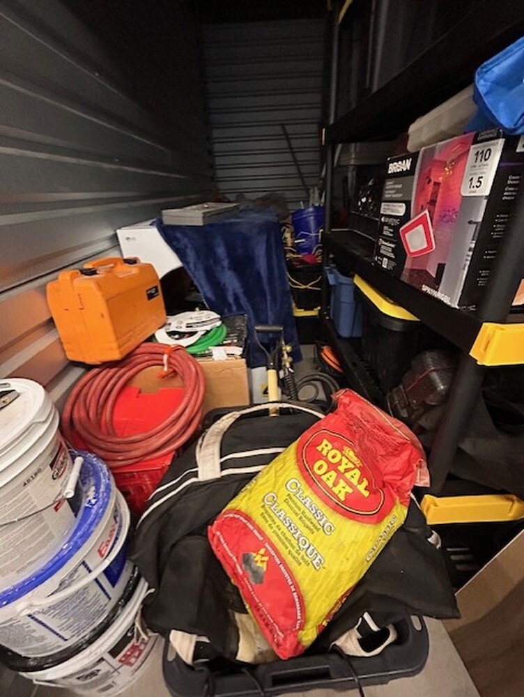 3032 -StorageMart  Ajax  auction IB-7925