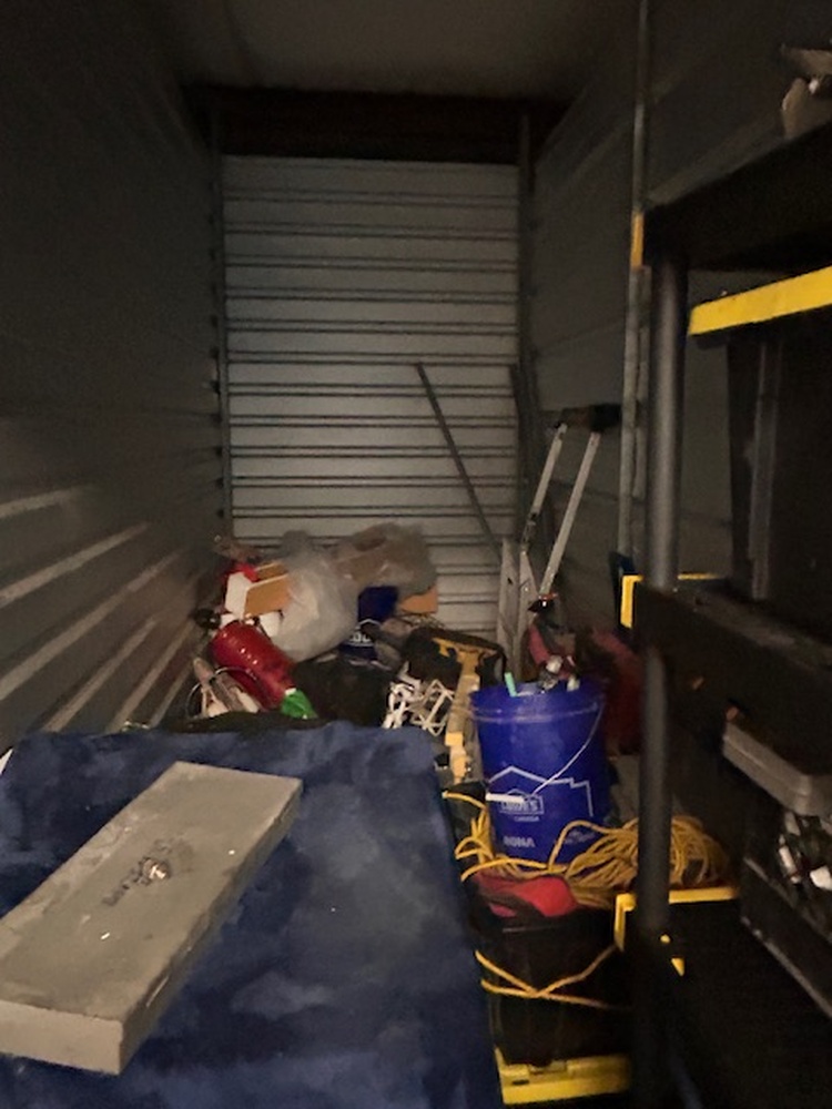 3032 -StorageMart  Ajax  auction IB-7925 30