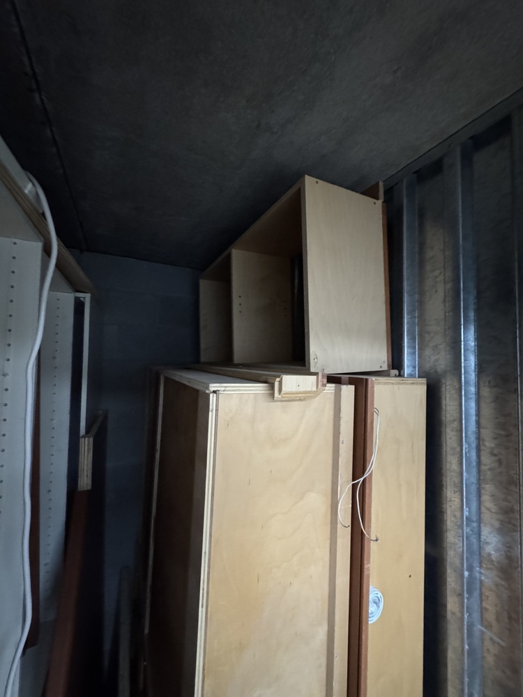 Space Centre Storage  auction IB-4552