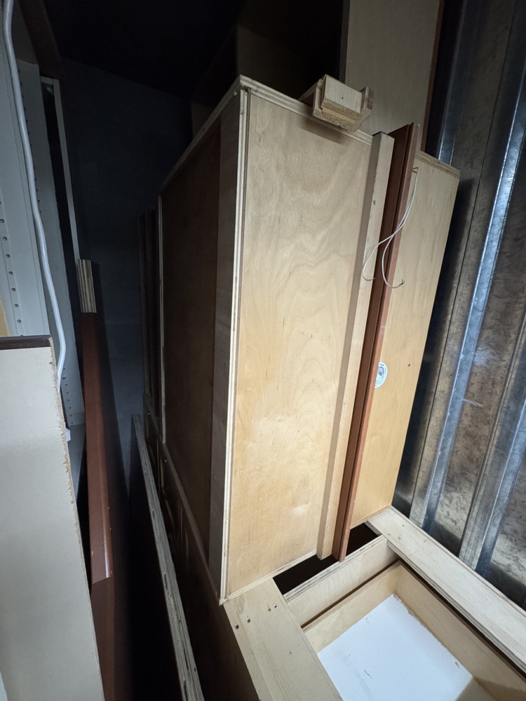 Space Centre Storage  auction IB-4552 20