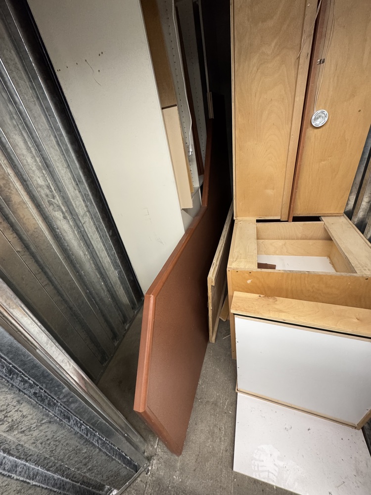 Space Centre Storage  auction IB-4552 30