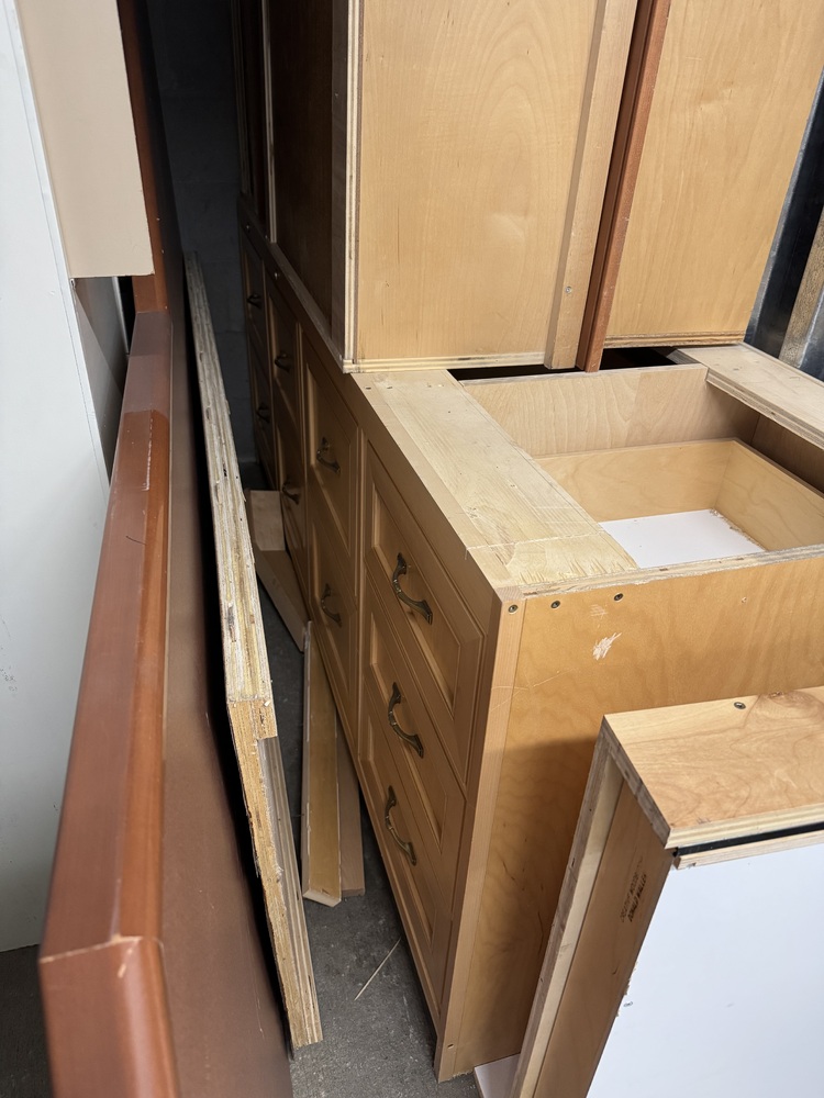 Space Centre Storage  auction IB-4552 40