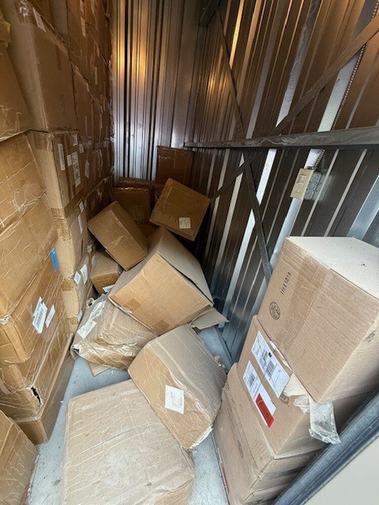 L177 - Access Storage - 3435 White Oak, London -   auction IB-2914