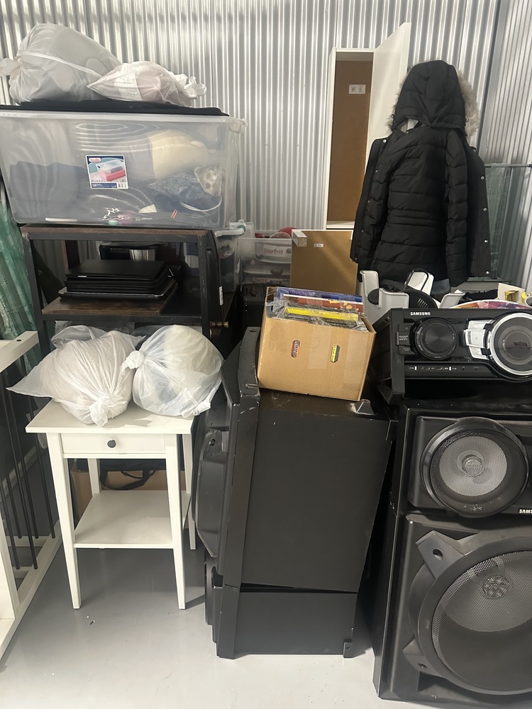 Q SELF STORAGE  auction IB-3039 10