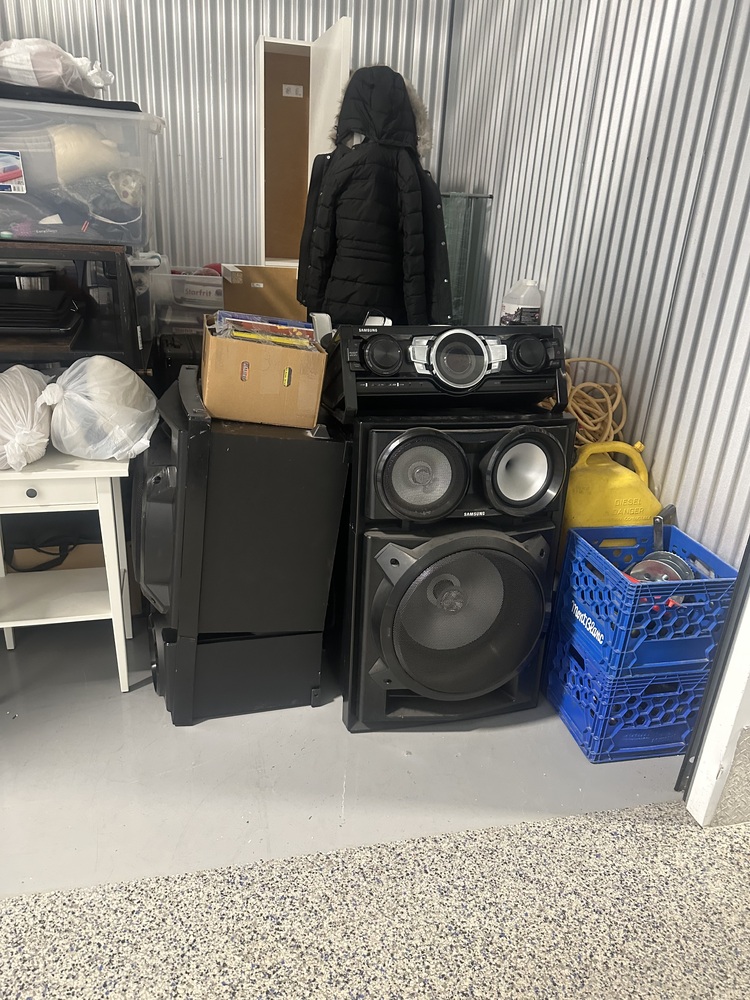 Q SELF STORAGE  auction IB-3039 30