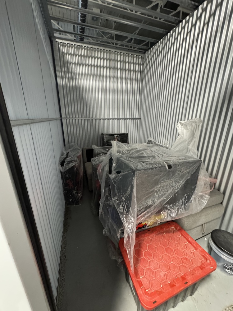 Q SELF STORAGE  auction IB-6658 20