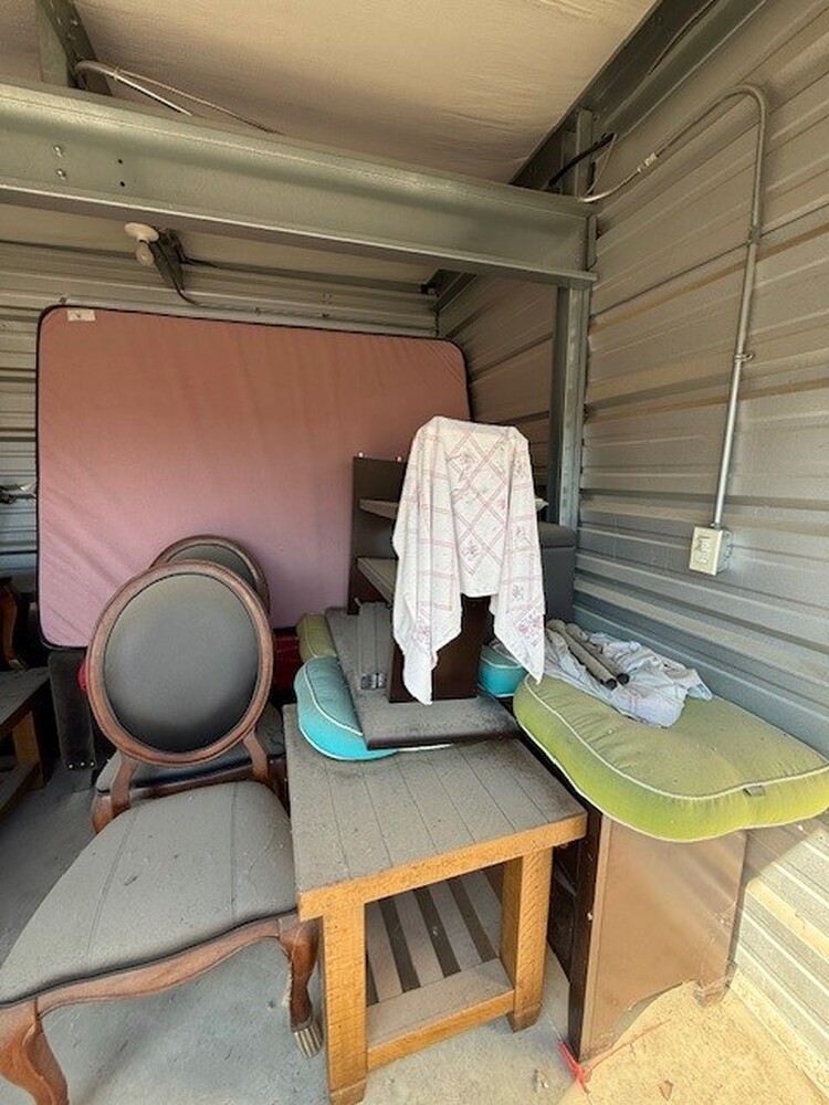 L177 - Access Storage - 3435 White Oak, London -   auction IB-2465 10