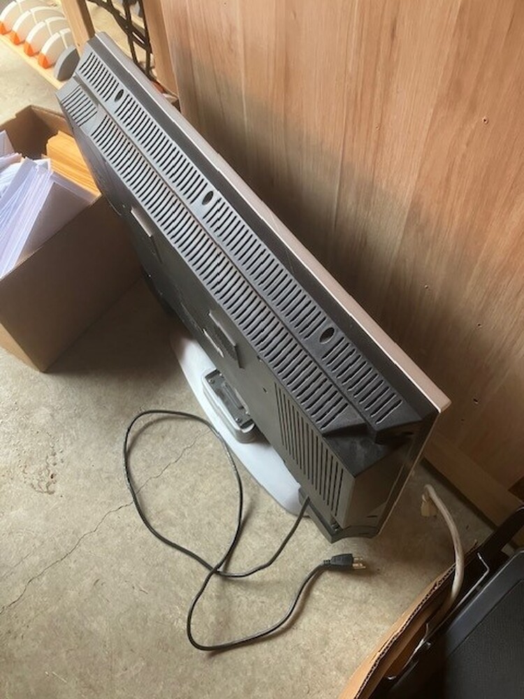 Public Storage P0012 -136th St (King George Hwy)  auction IB-8382 100