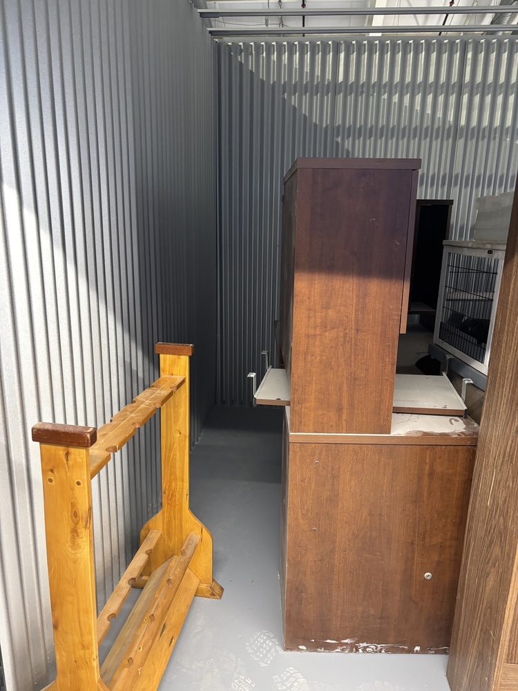 L042 - Access Storage - 3105 Kingsway East -   auction IB-2454