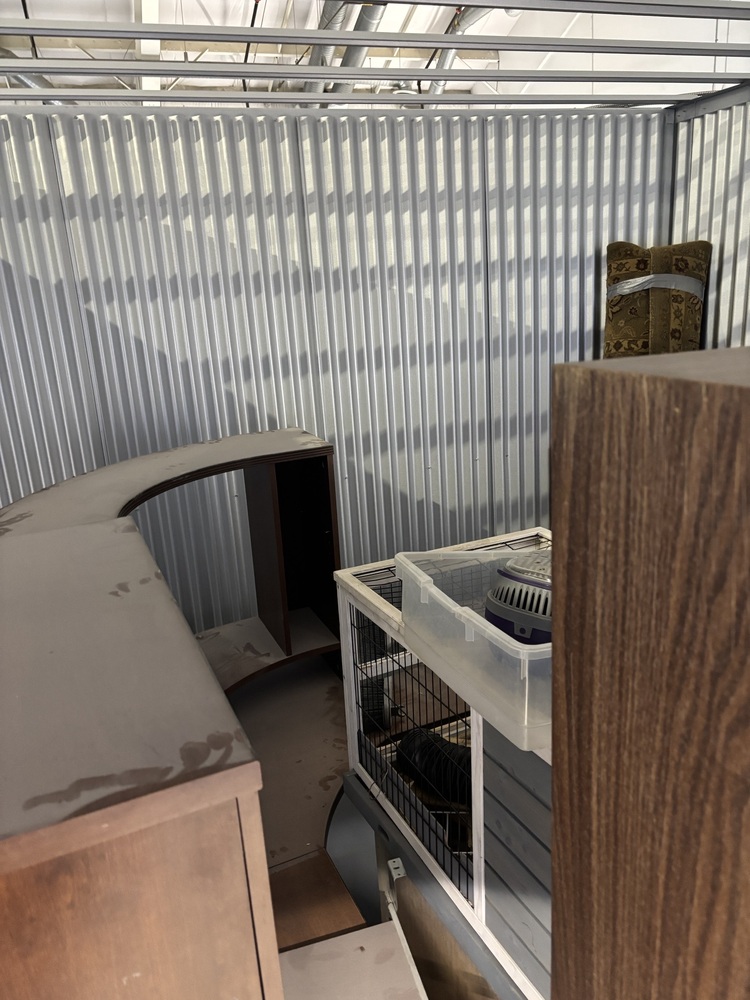 L042 - Access Storage - 3105 Kingsway East -   auction IB-2454 20