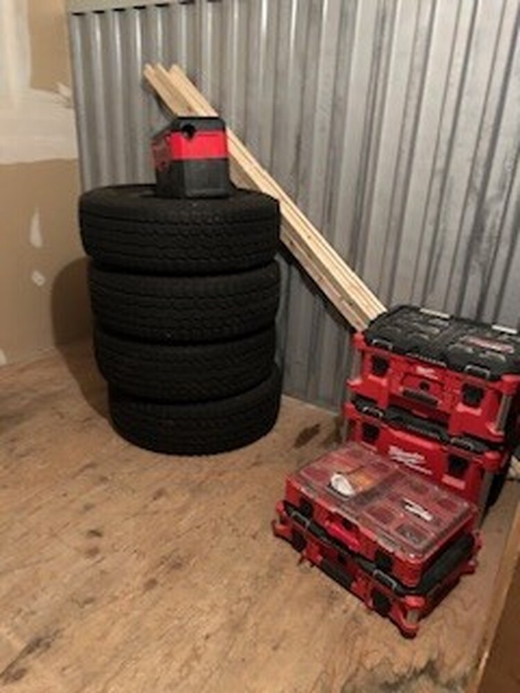 3102 - StorageMart St-Leonard  auction IB-1208 20