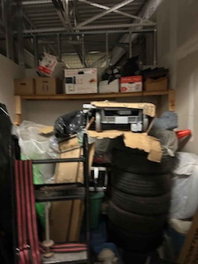 3102 - StorageMart St-Leonard  auction IB-6383