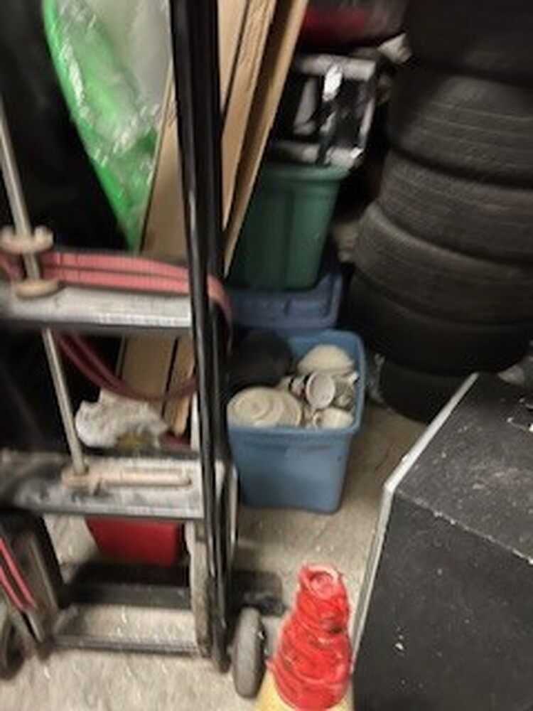 3102 - StorageMart St-Leonard  auction IB-6383 30