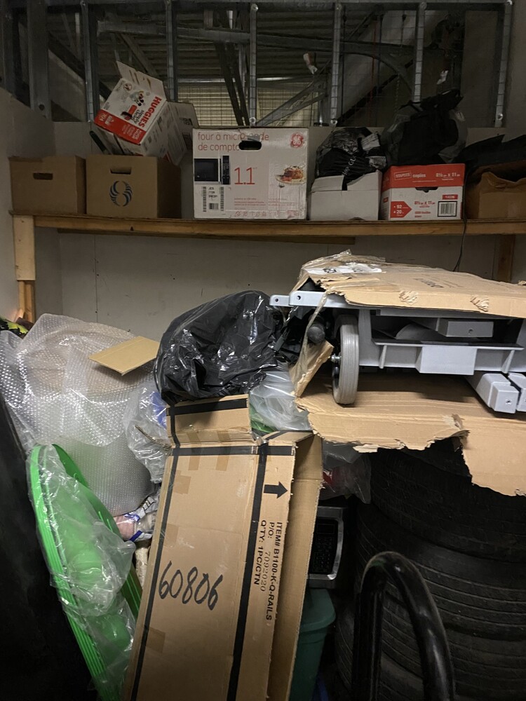 3102 - StorageMart St-Leonard  auction IB-6383 40