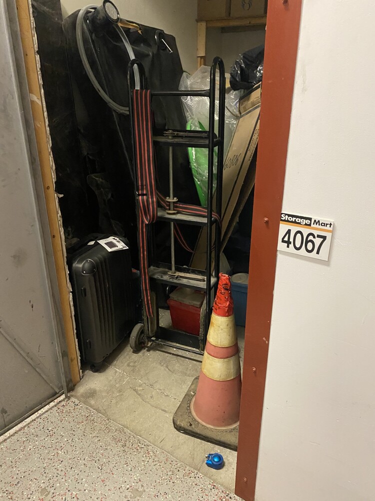 3102 - StorageMart St-Leonard  auction IB-6383 50