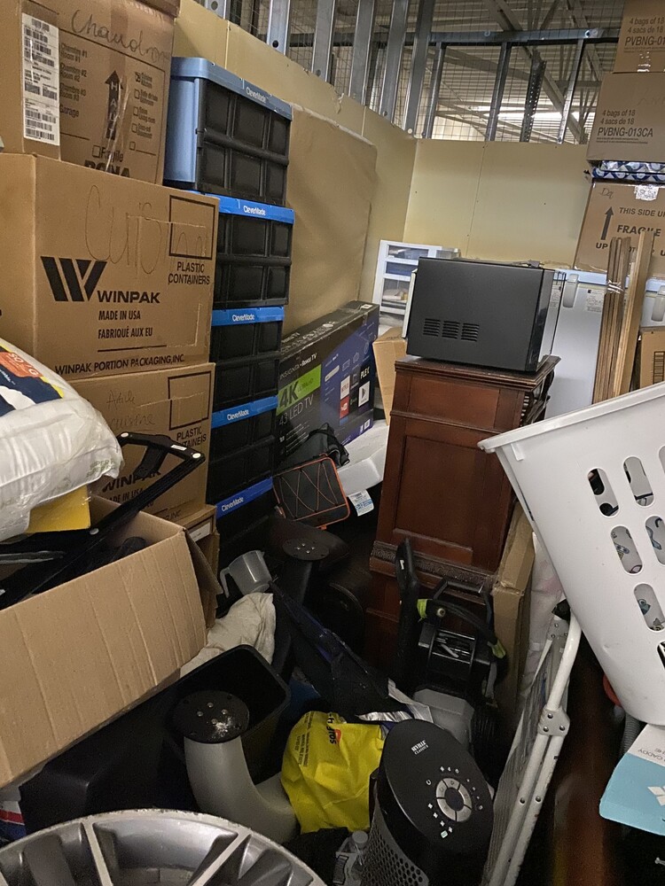 3102 - StorageMart St-Leonard  auction IB-4289 60