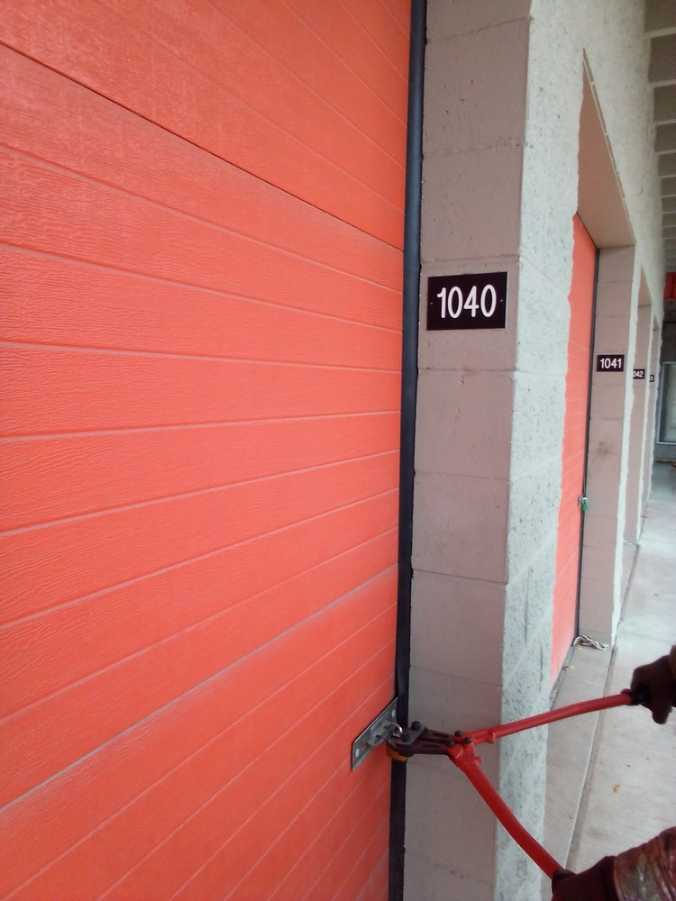 1-800-Self-Storage of Southfield (8 mile)  auction IB-7934