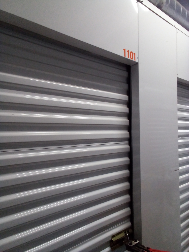 1-800-Self-Storage of Southfield (8 mile)  auction IB-9138