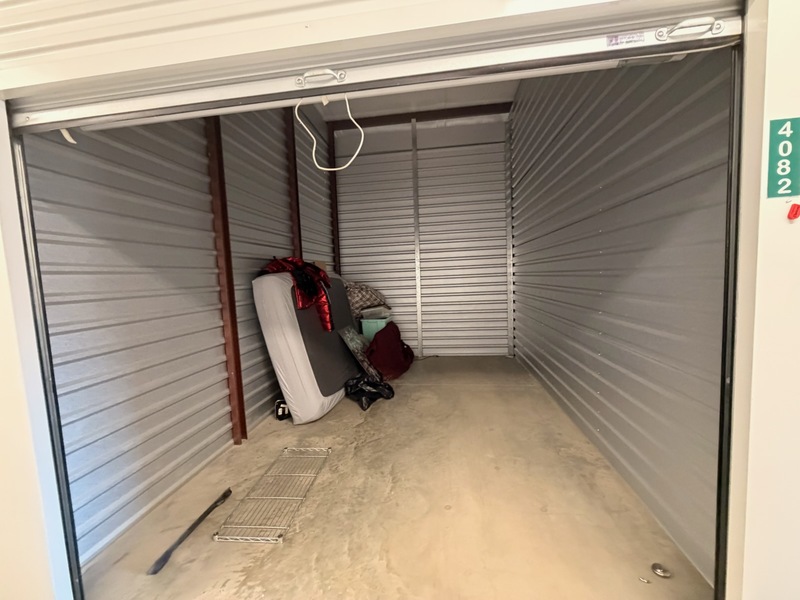 1-800-Self-Storage.com of  Melvindale, Michigan  auction IB-6400 10