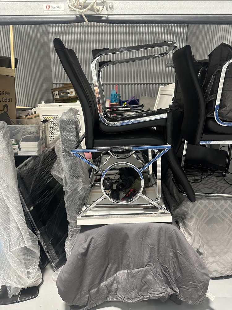 Q SELF STORAGE  auction IB-3641 20