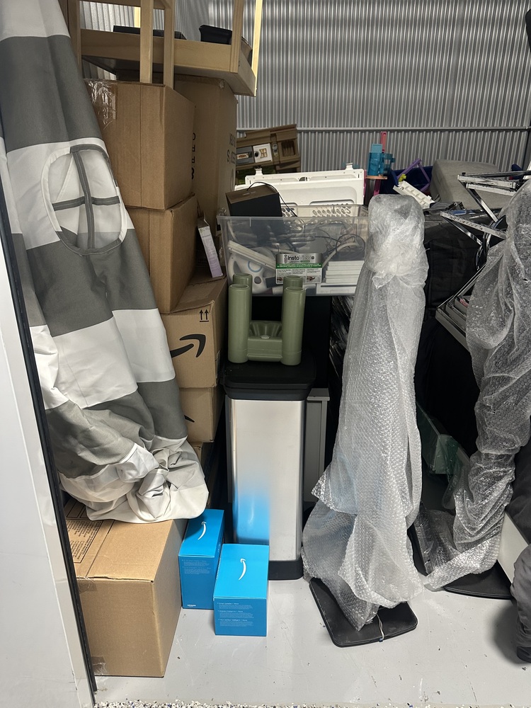 Q SELF STORAGE  auction IB-3641 40