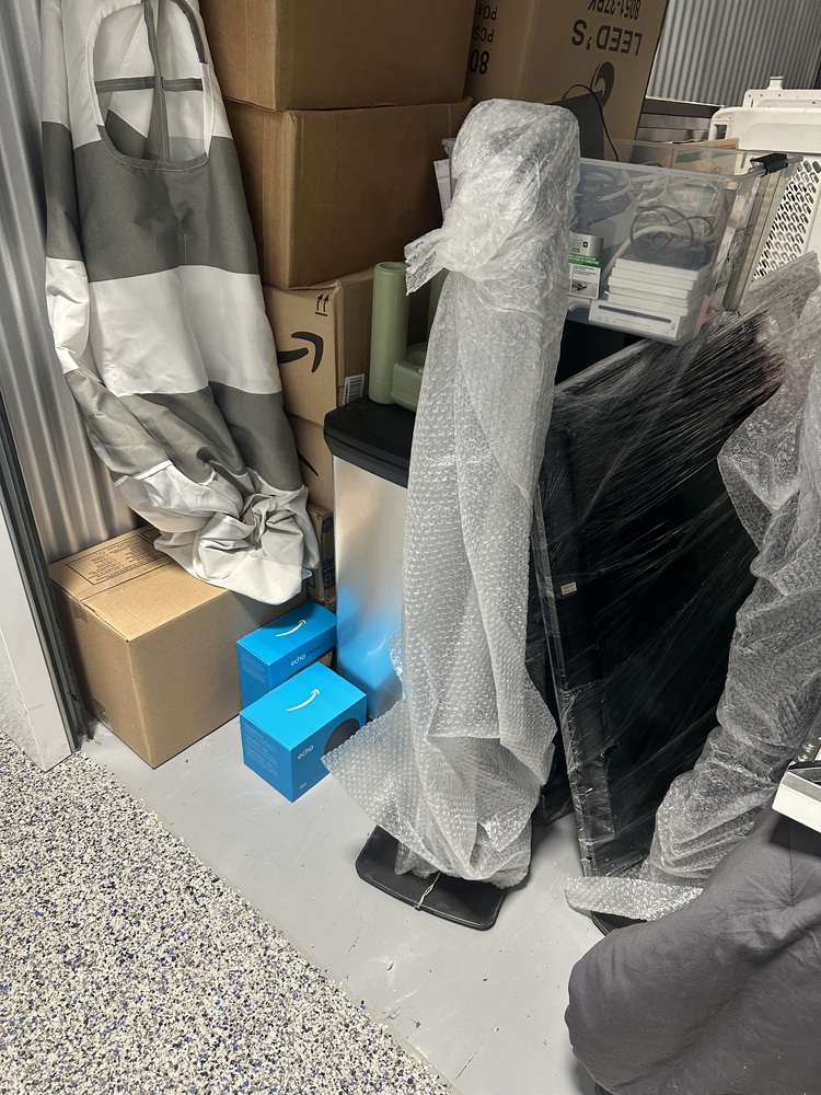 Q SELF STORAGE  auction IB-3641 50