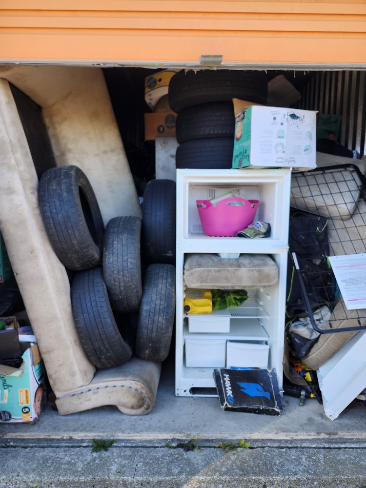 Space at Hand Paris  auction IB-9814 50