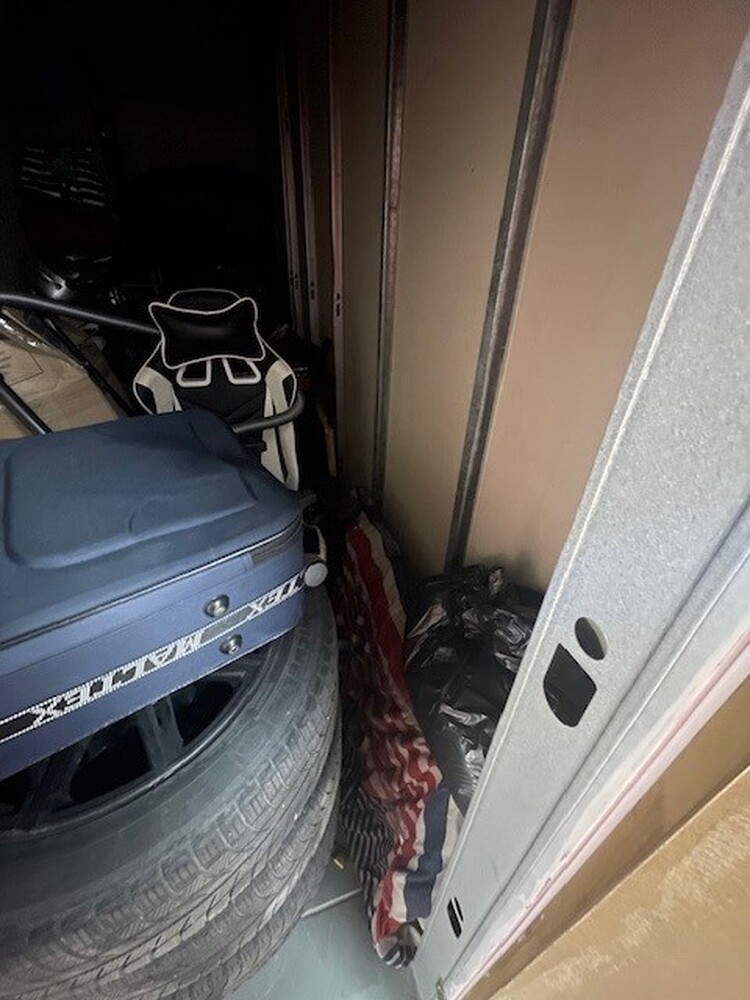 L151 - Access Storage - 835 York Mills, Don Mills -   auction IB-7011 30