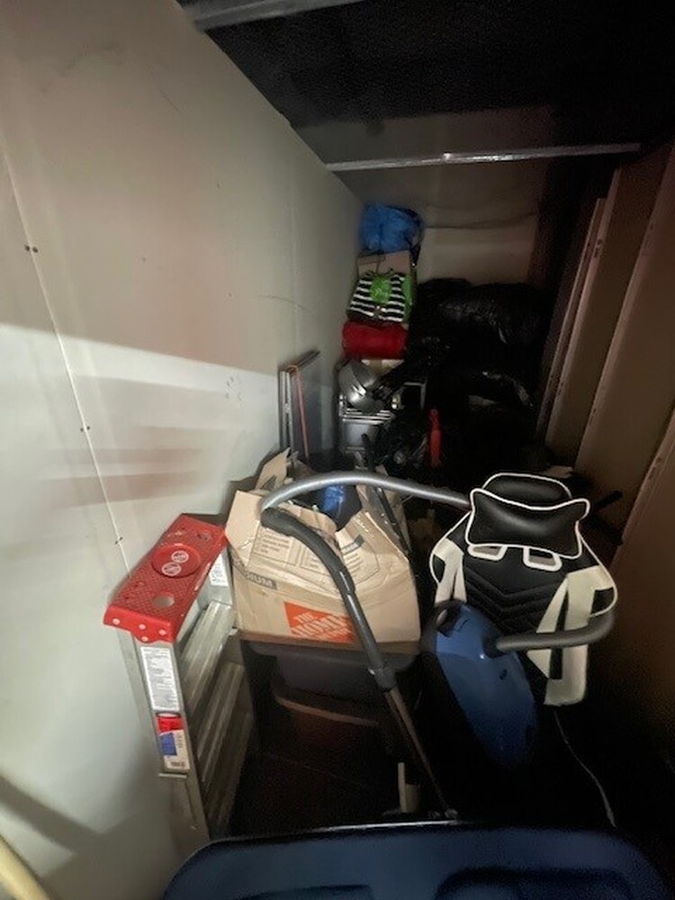 L151 - Access Storage - 835 York Mills, Don Mills -   auction IB-7011 10