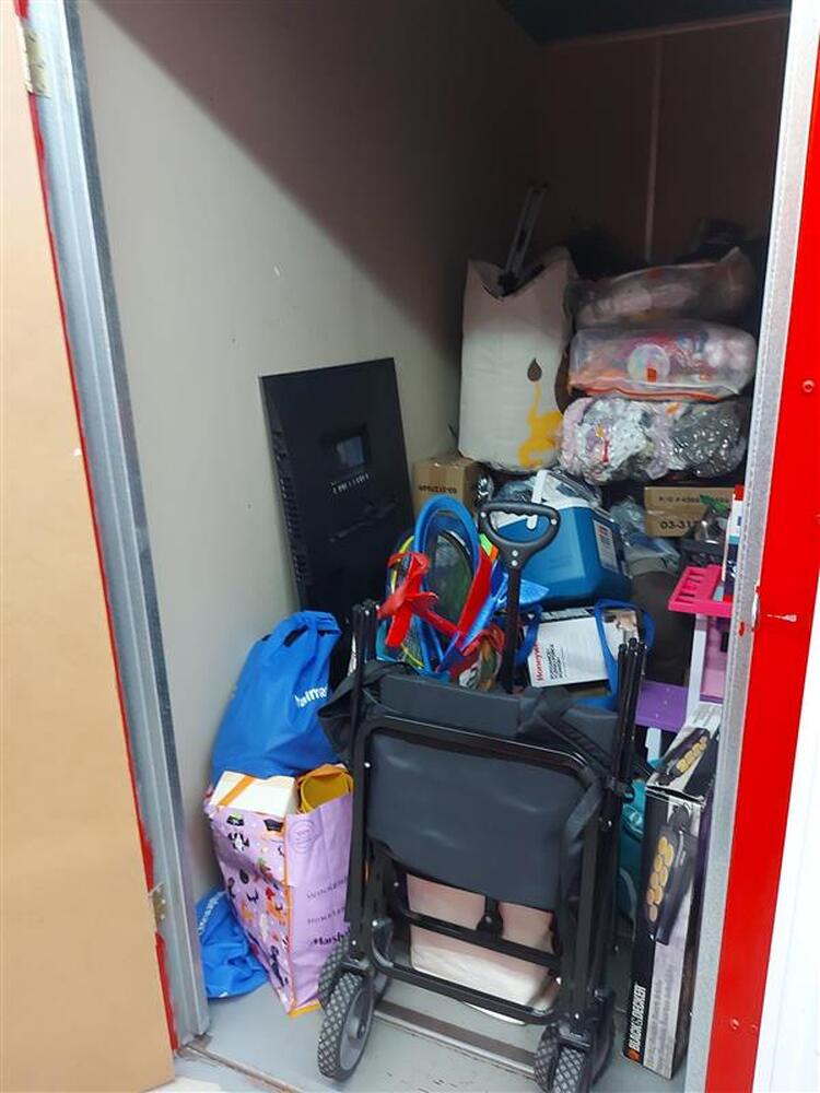 L152 - Access Storage - 32 Doncaster, Thornhill  -   auction IB-1024