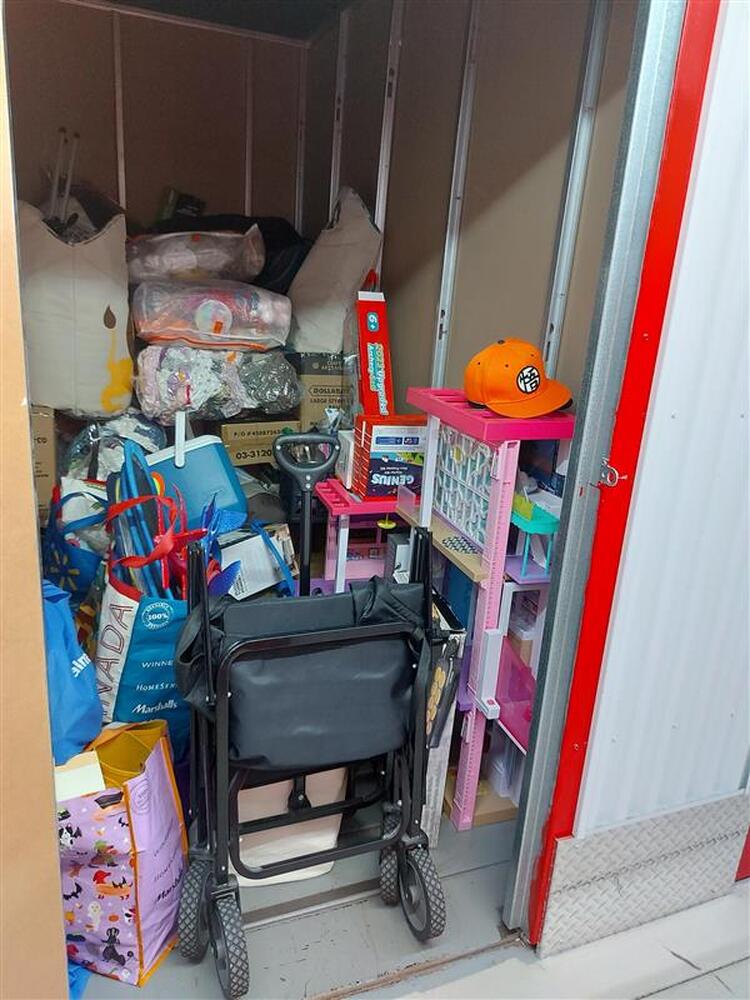 L152 - Access Storage - 32 Doncaster, Thornhill  -   auction IB-1024 10