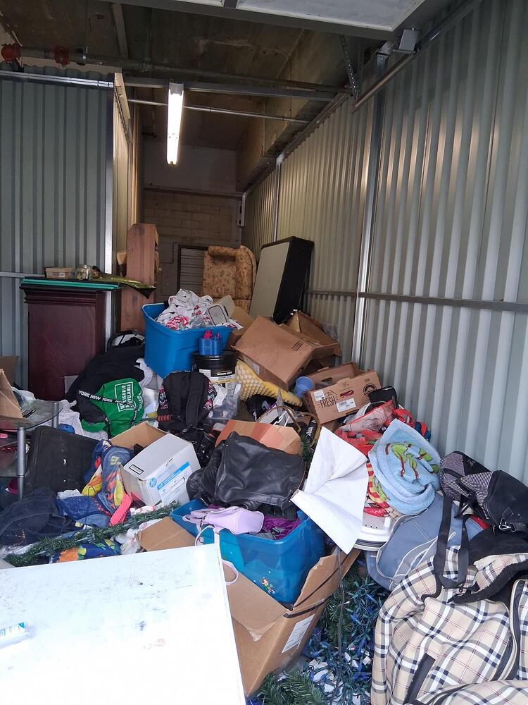 L032 - Depotium Mini-Entrepot -100 Boul. Montreal-Toronto -   auction IB-4597