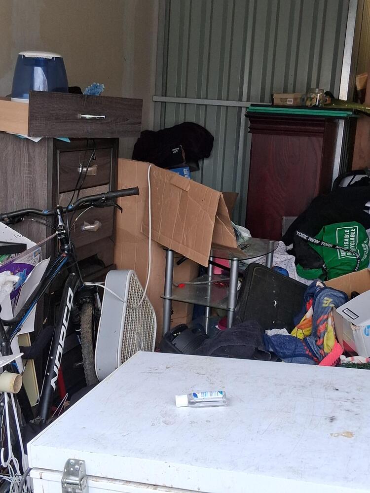 L032 - Depotium Mini-Entrepot -100 Boul. Montreal-Toronto -   auction IB-4597 30