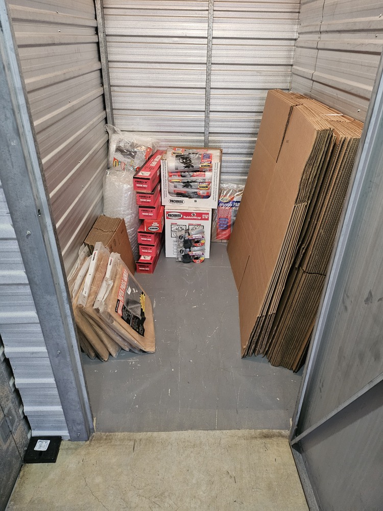 3035 - StorageMart Belleville  auction IB-7068 20