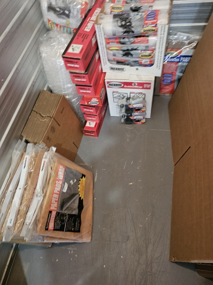 3035 - StorageMart Belleville  auction IB-7068 50